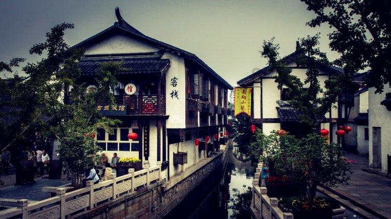 华住集团-S(01179.HK)于2023年全年净增852家酒店